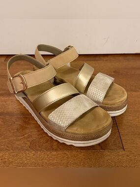 Remonte Womens Gold Platform Sandals with Velcro Adjustable Straps